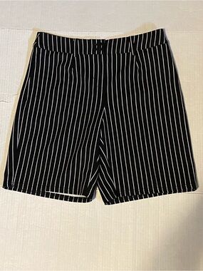 Cato S black and white striped stretch dressy women’s shorts